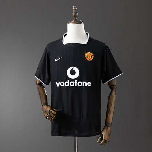 Retro M-U 03-05 Away detail