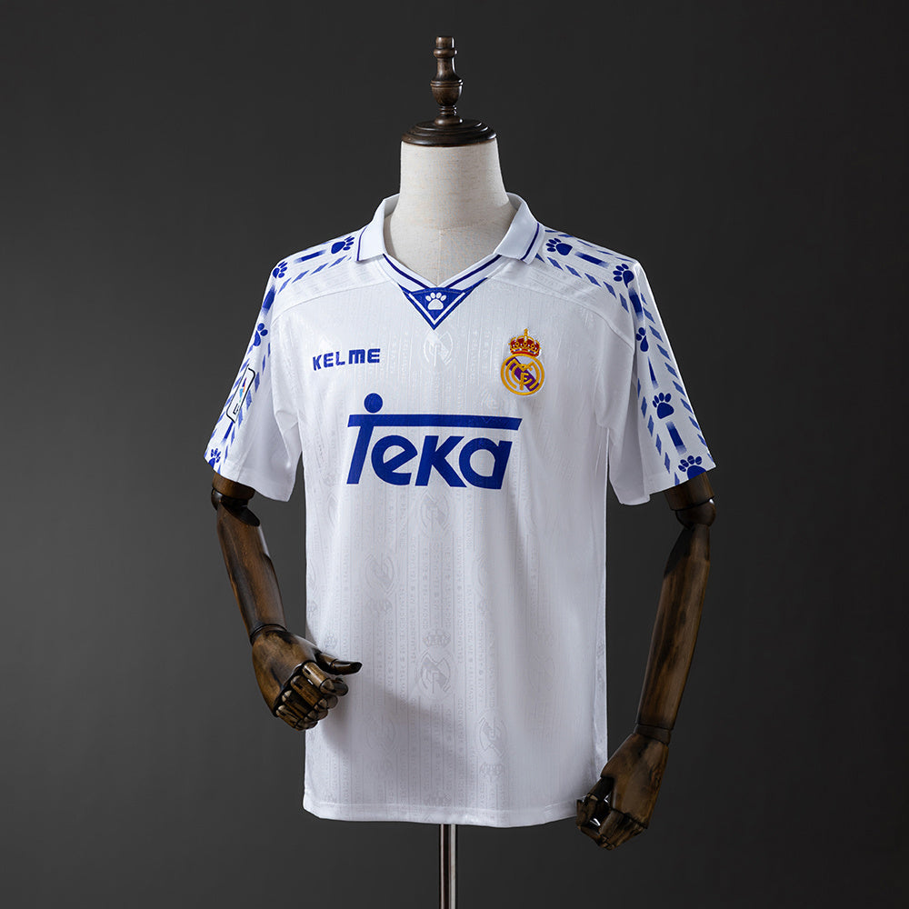 Retro Real Madrid 96-97 home detail