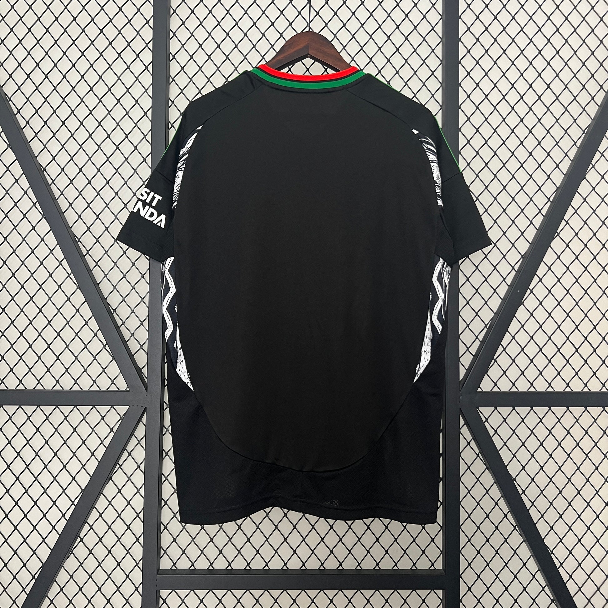 24-25 Arsenal away detail