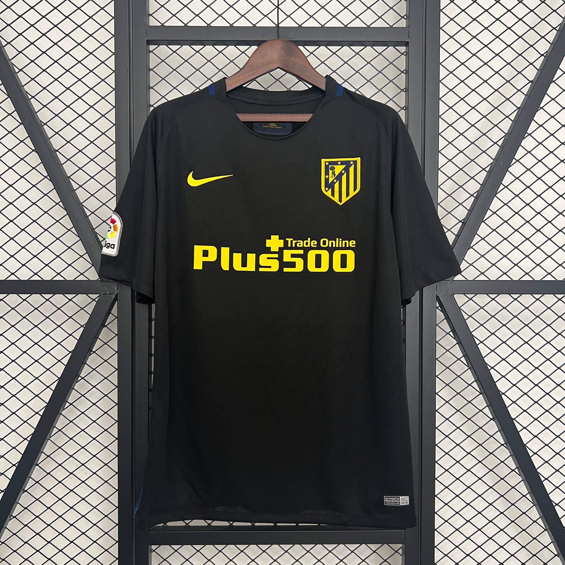 Retro Atletico Madrid 16-17 Away