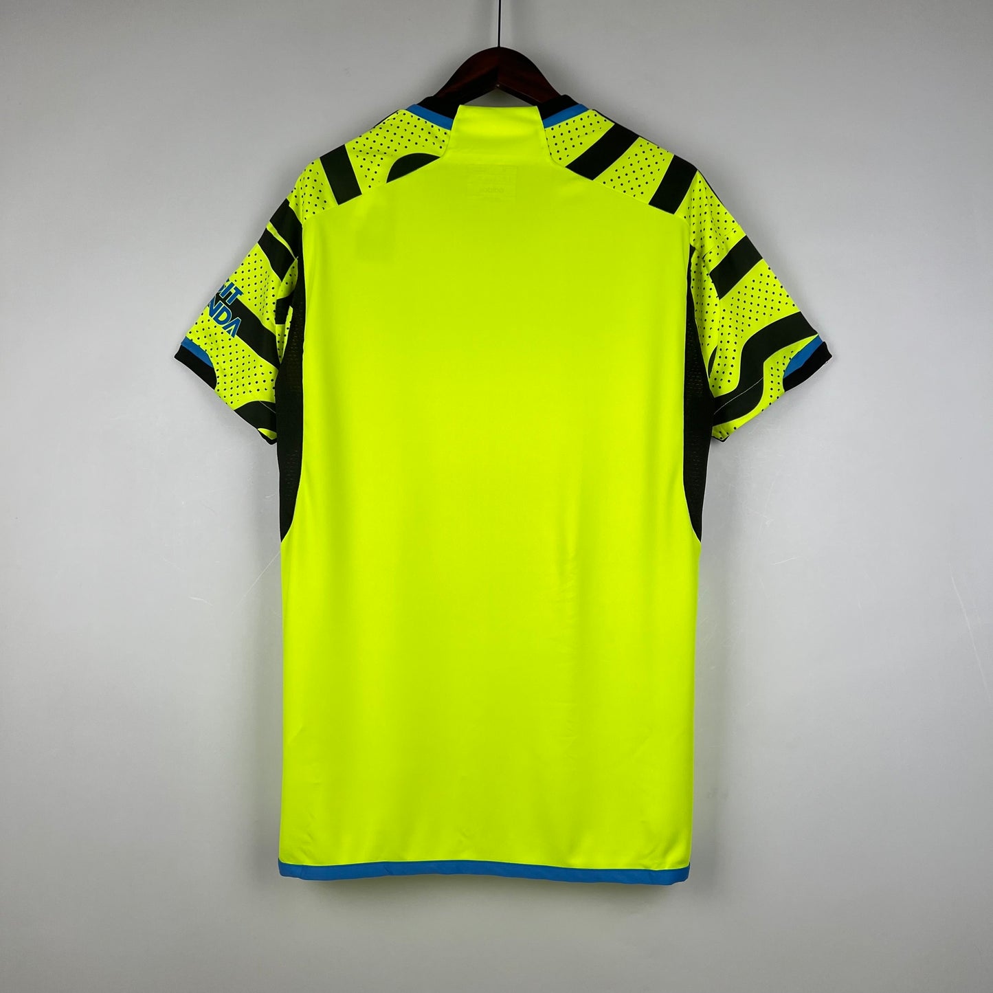 23-24 Arsenal away detail