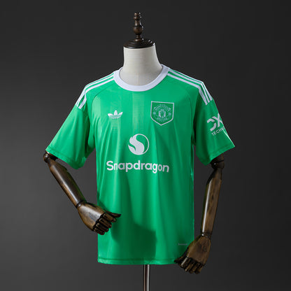 M-U 25-26 Third Goalkeeper Jersey Green detail
