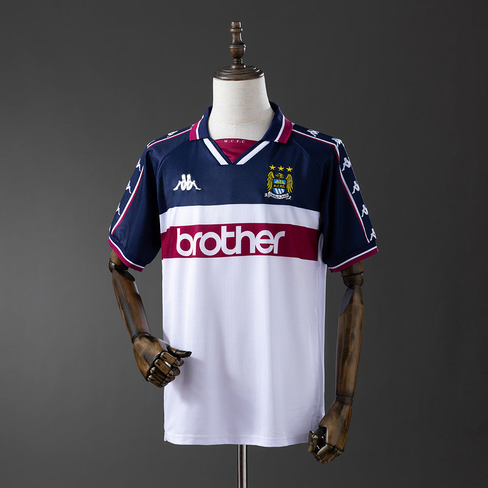 Retro Manchester City 97-98 Away detail