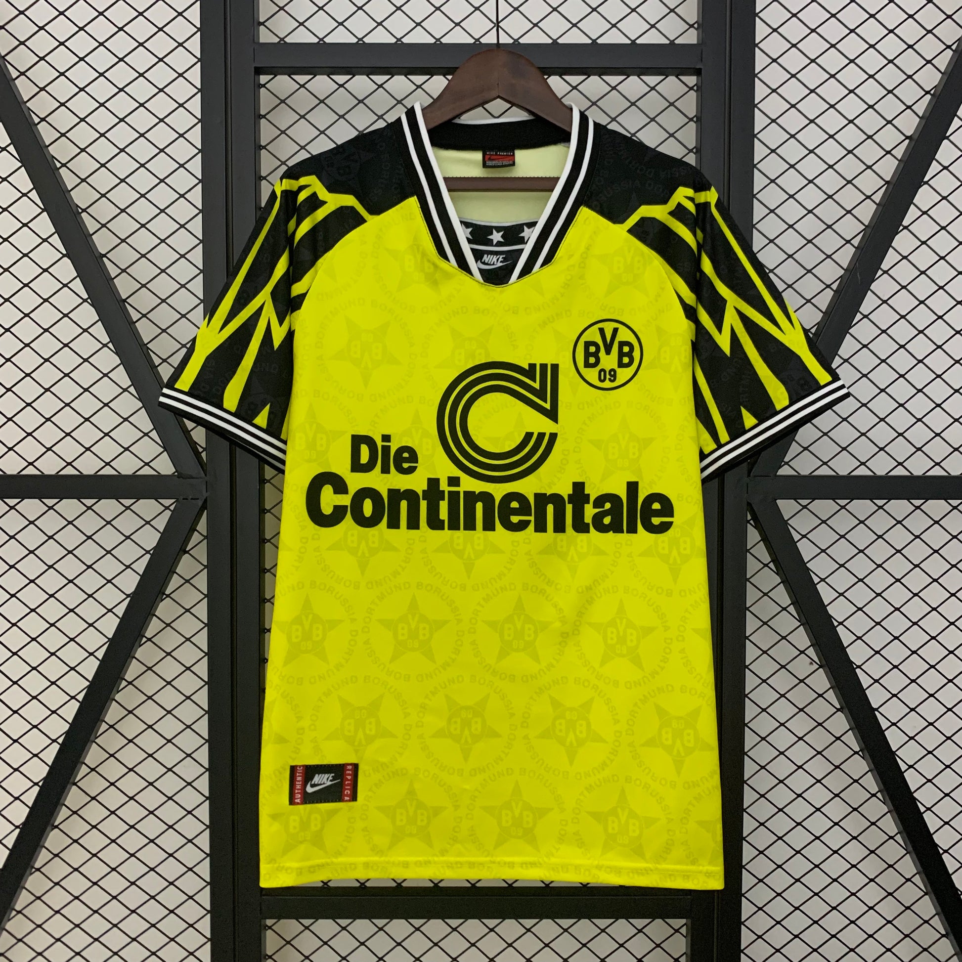 Retro Dortmund 94-95 Home detail