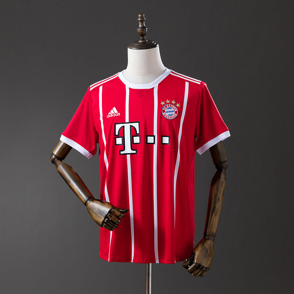 Retro Bayern Munich 17-18 Home detail