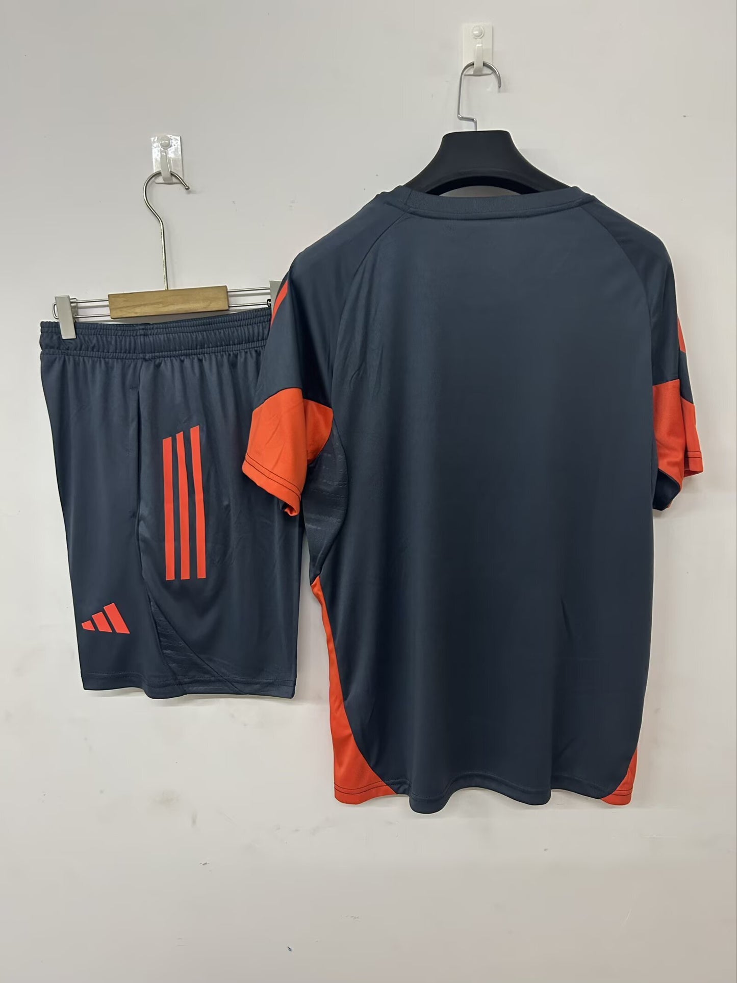 25-26 Bayern Munich training uniform black gray detail