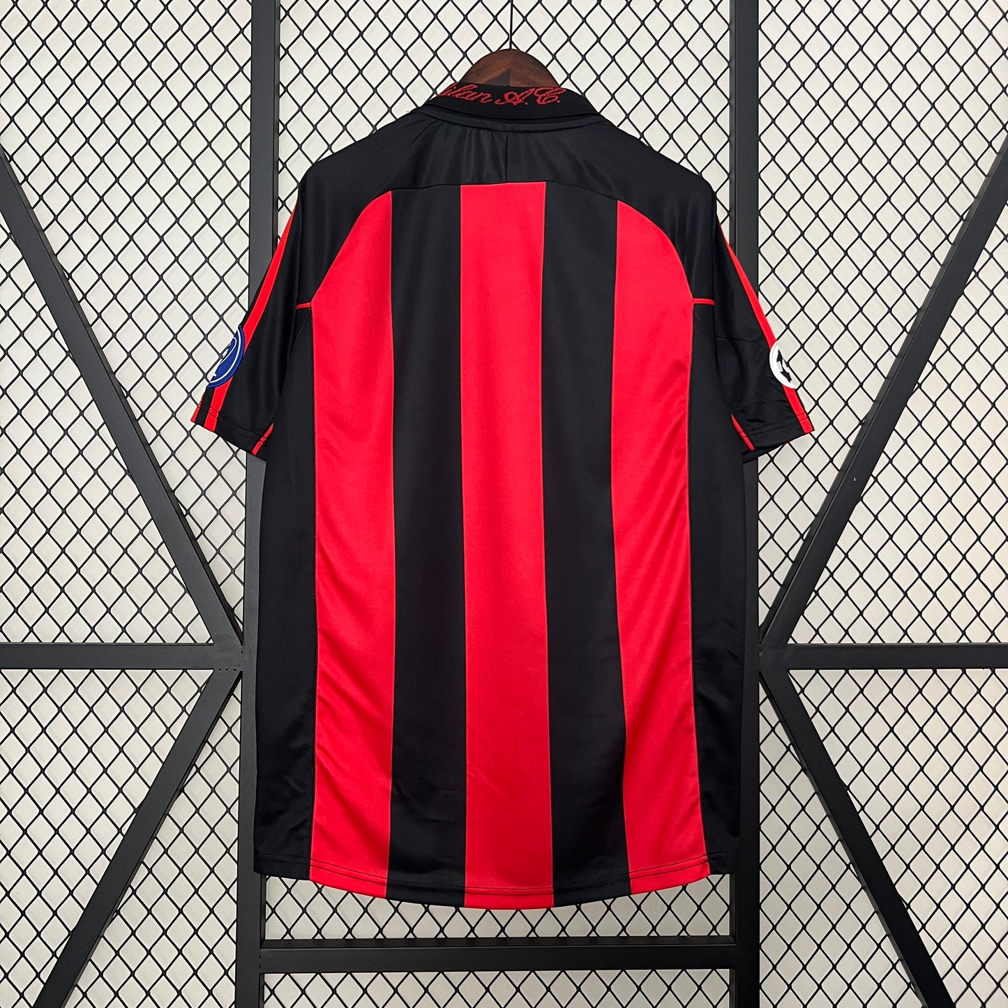 Retro AC Milan 00-01 Home detail