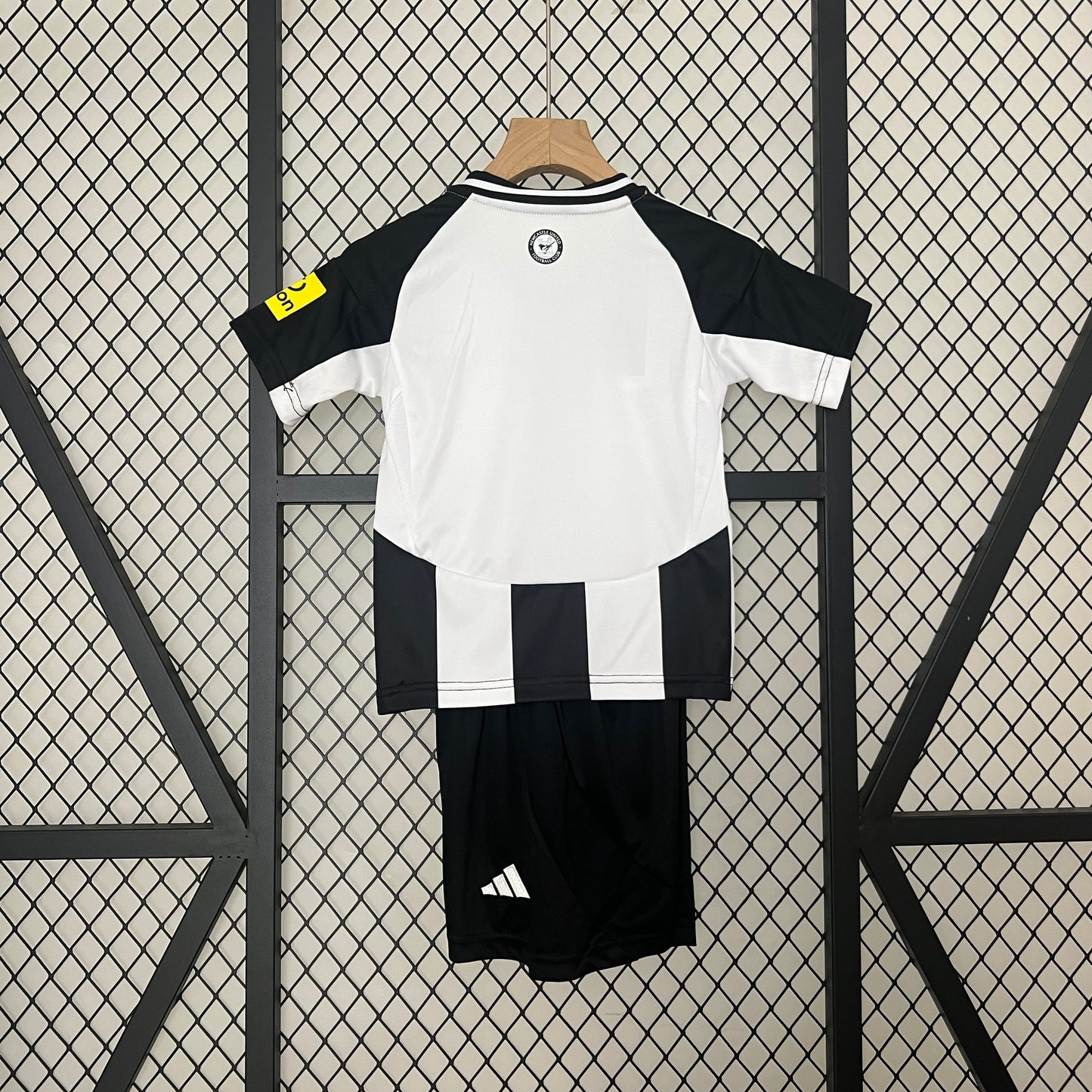 24-25 Kids Newcastle United Home detail
