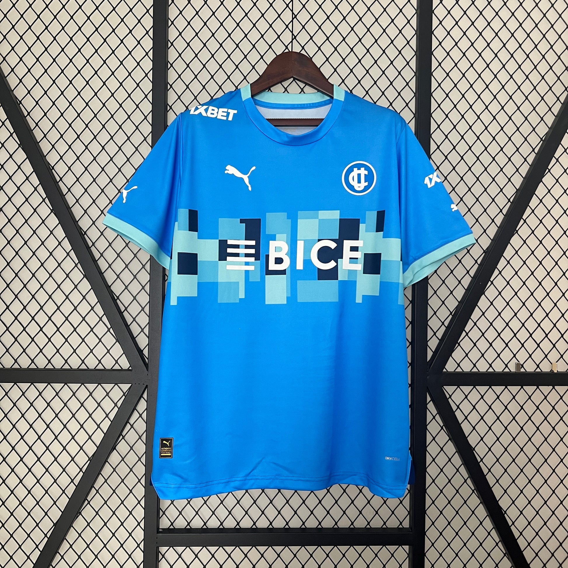 24-25 Deportivo Universidad Católica third away