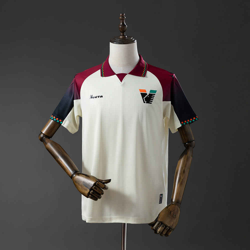 Venezia 25-26 away detail