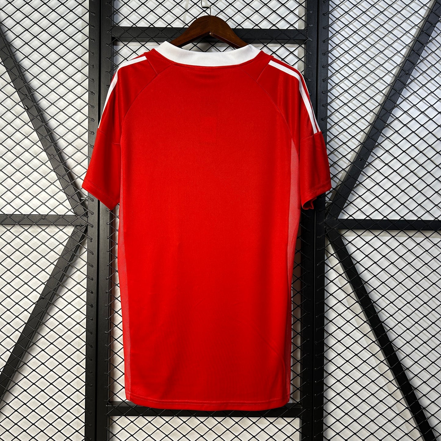 Retro 02-03Benfica home detail