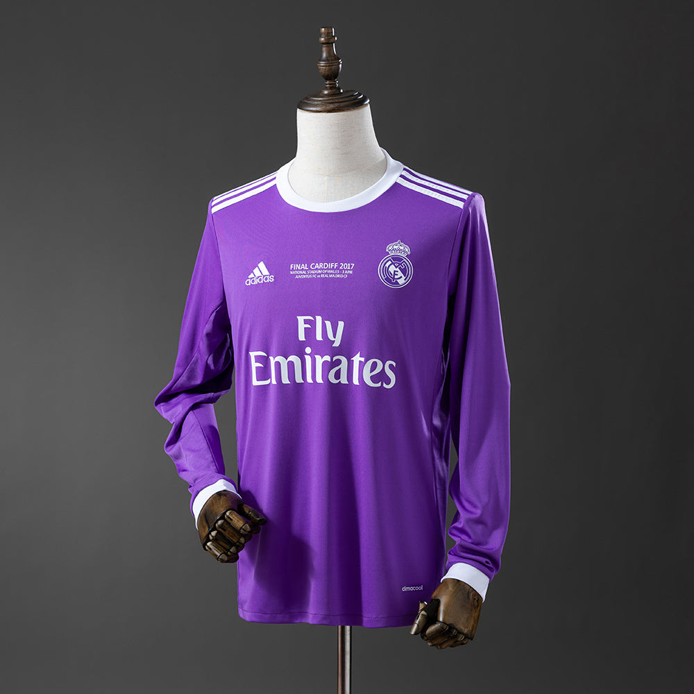 Retro long sleeve Real Madrid 16-17 away detail