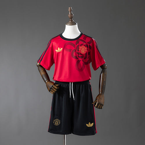 M-U 25-26 Cultural Story - Red Kids Kit Jersey detail
