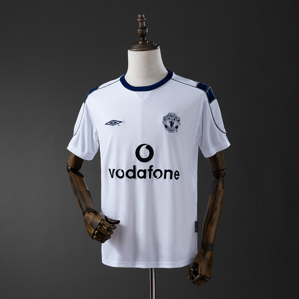 Retro  M-U 00-01 away detail