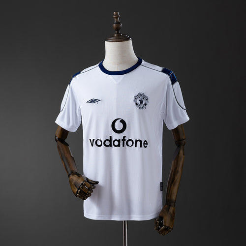 Retro  M-U 00-01 away detail