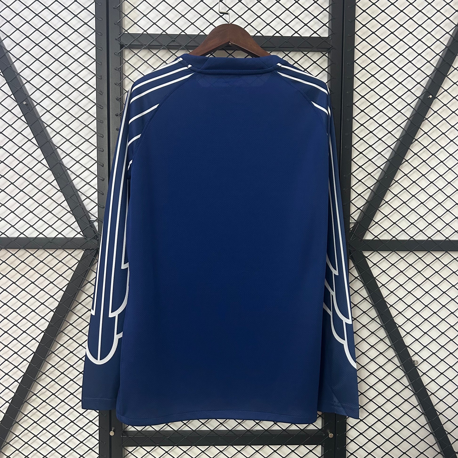 24-25 Long sleeve PSG fourth away detail