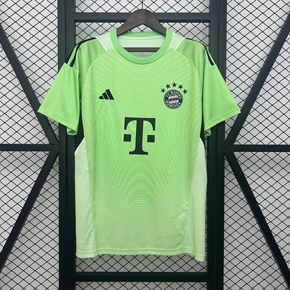 25-26 Bayern Munich Goalkeeper Green detail