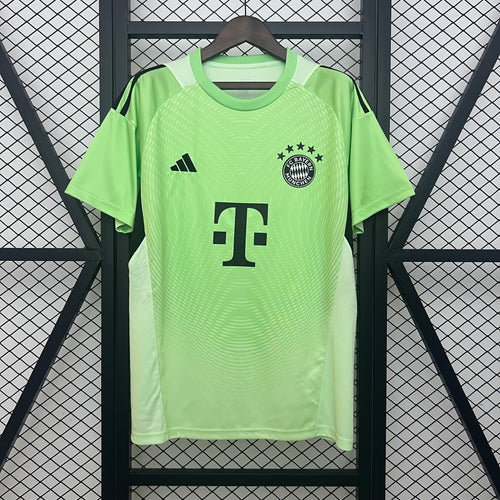 25-26 Bayern Munich Goalkeeper Green detail