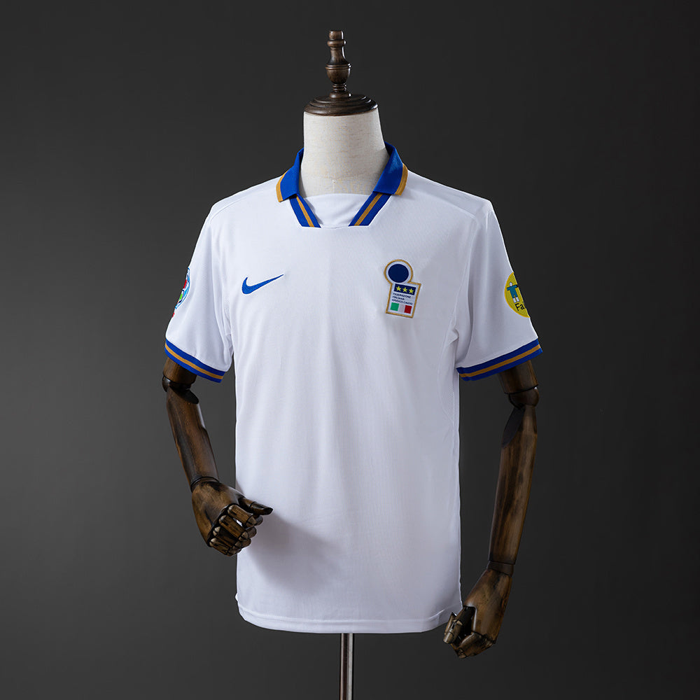 Retro Italy 1996 away detail