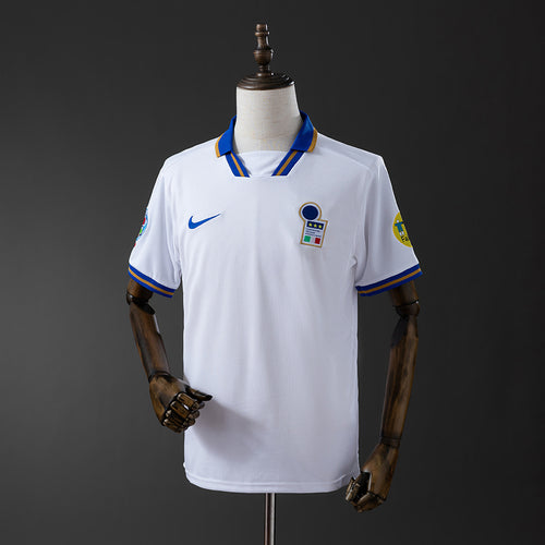 Retro Italy 1996 away detail
