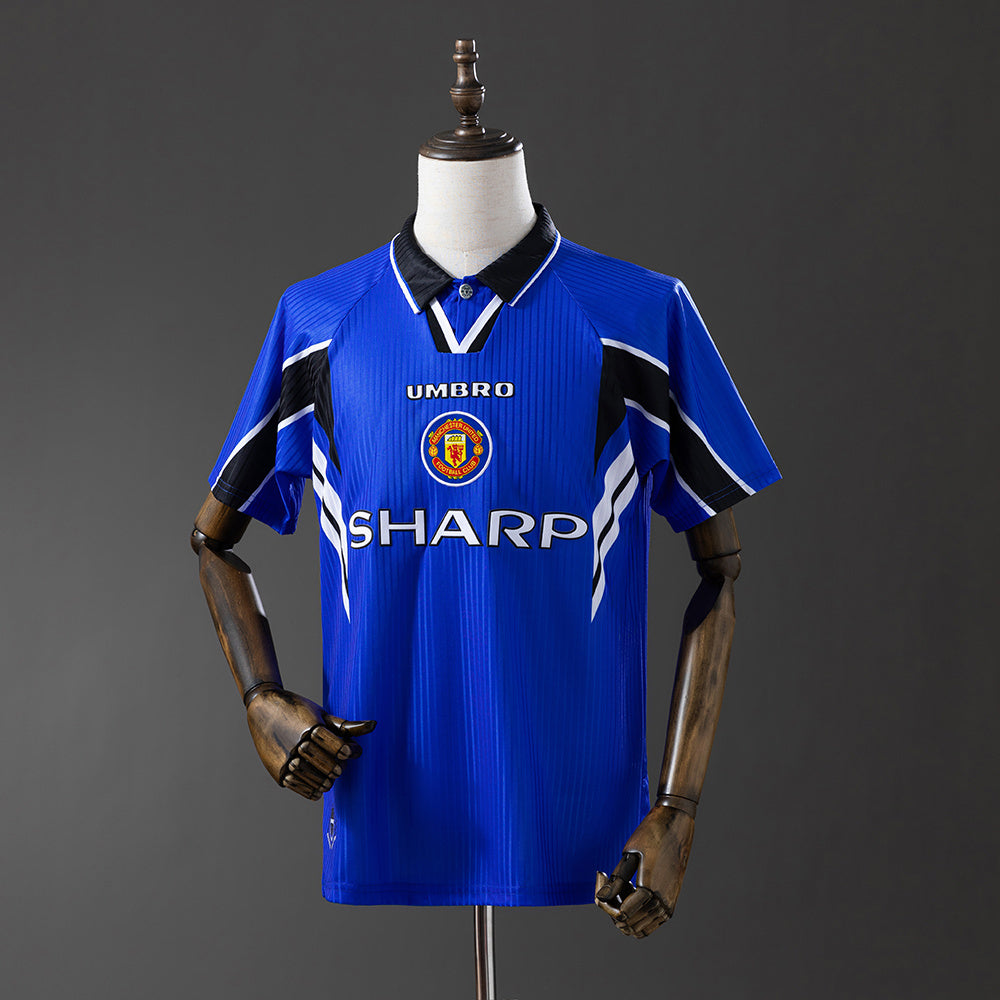 M-U 96-98 2nd Away Retro Jersey detail