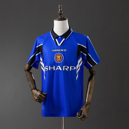 M-U 96-98 2nd Away Retro Jersey detail