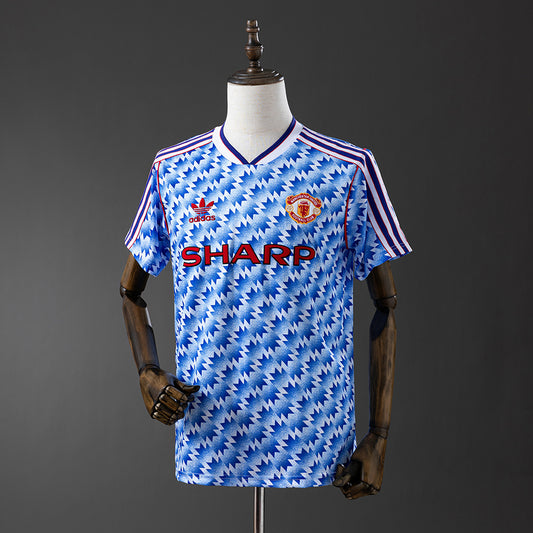 Retro 90-92 M-U  away detail