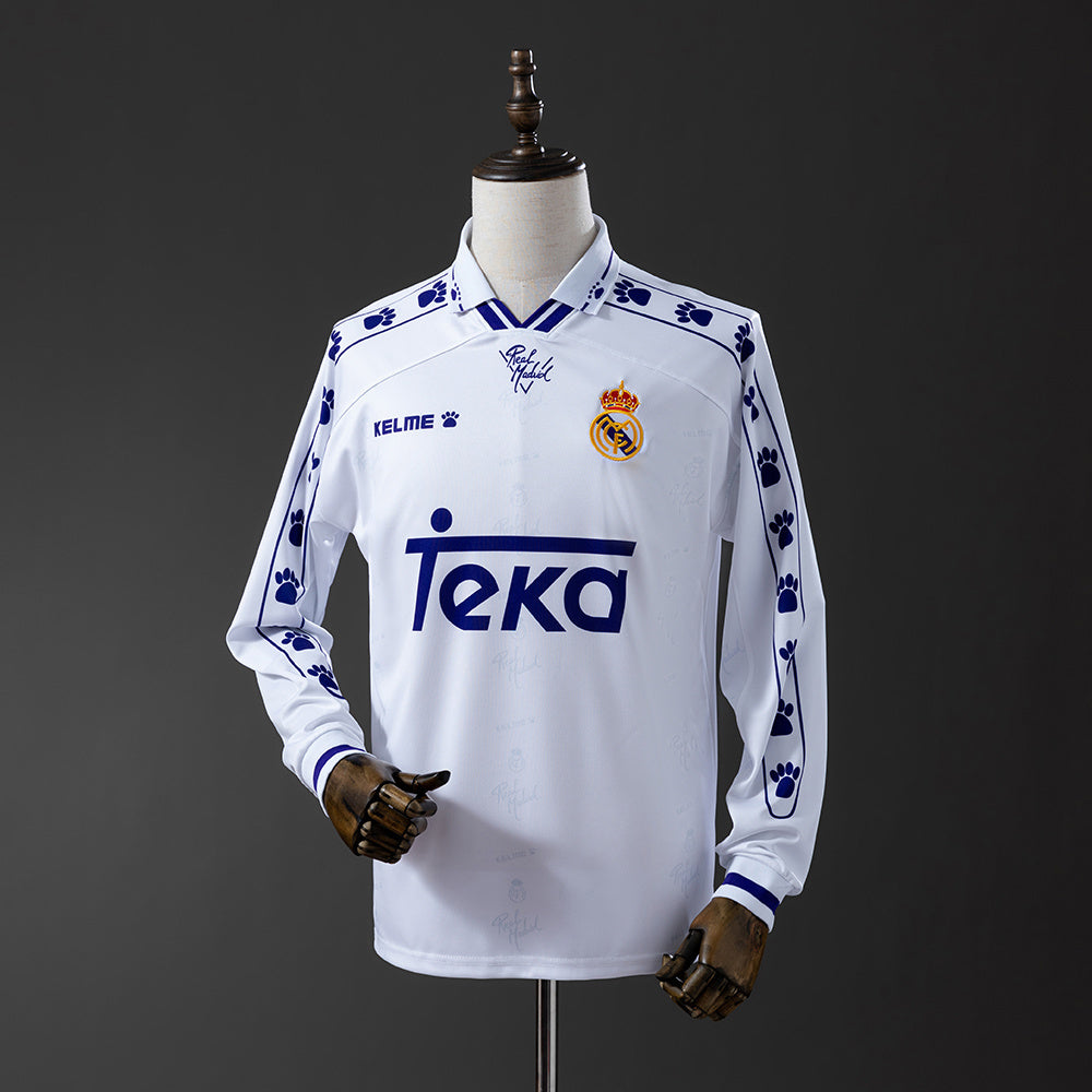 Retro long sleeve Real Madrid 94-96 home detail