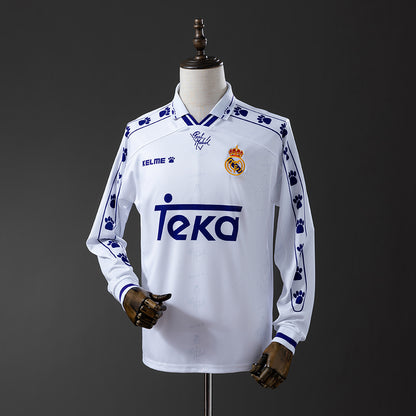Retro long sleeve Real Madrid 94-96 home detail