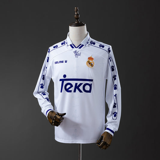 Retro long sleeve Real Madrid 94-96 home detail