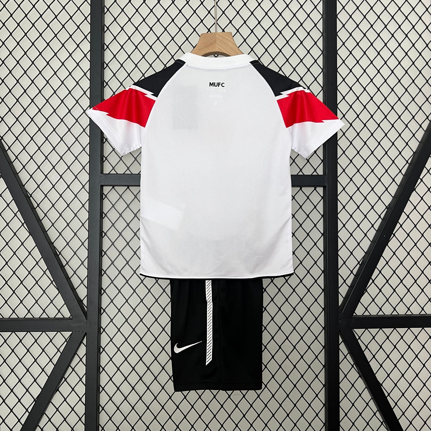 kids M-U 10-11 Champions League away detail