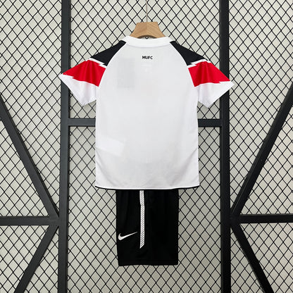 kids M-U 10-11 Champions League away detail