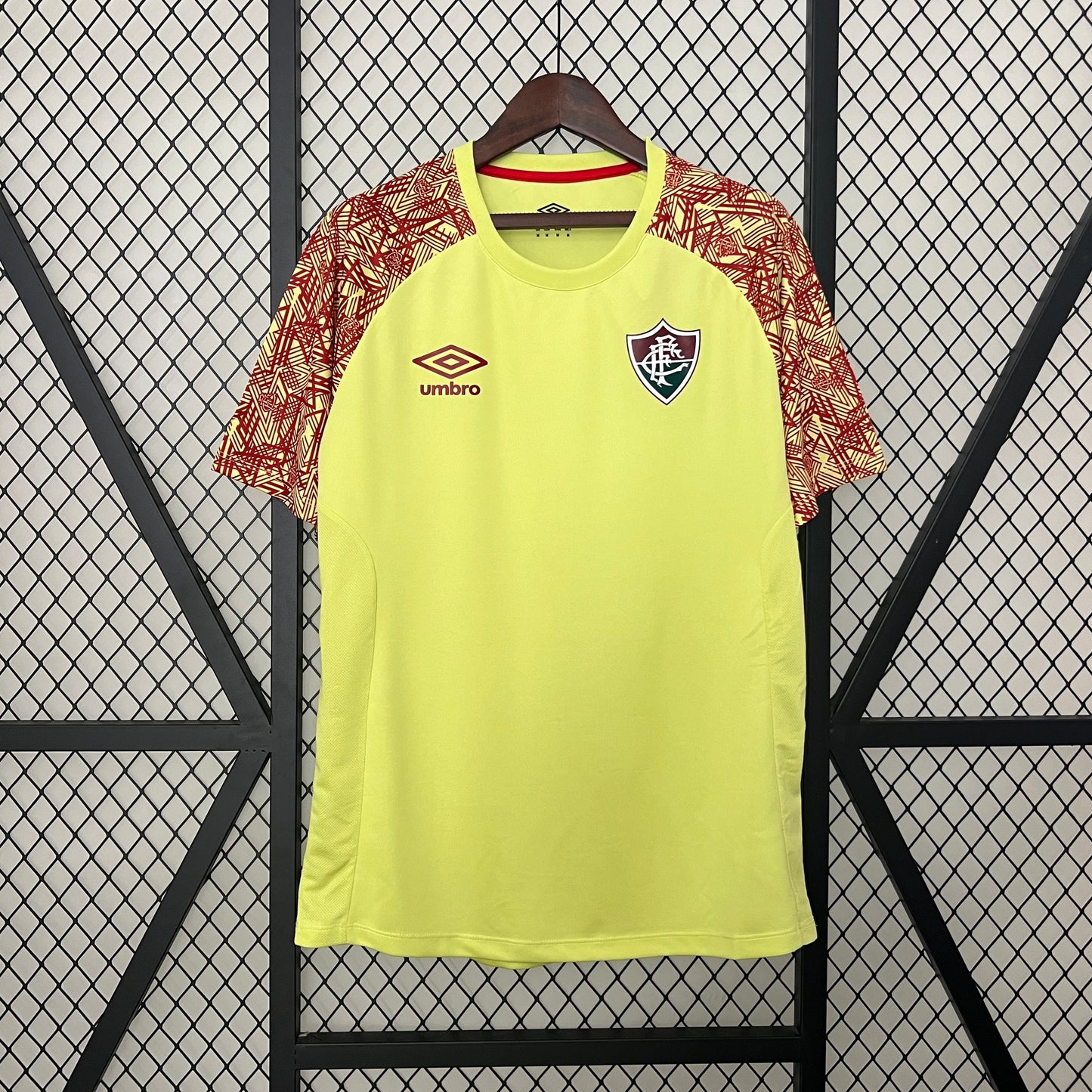 24-25 Atlético Mineiro Goalkeeper Yellow detail