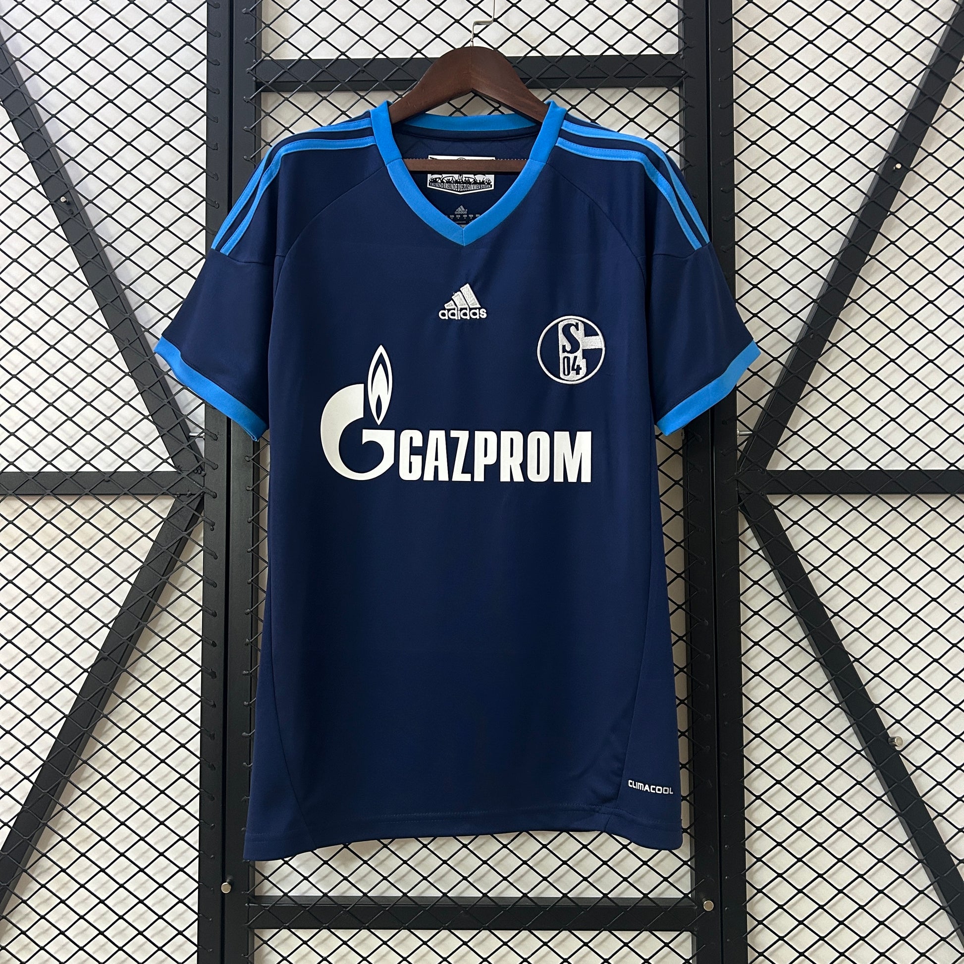 Retro Schalke 04 10-11 Away detail