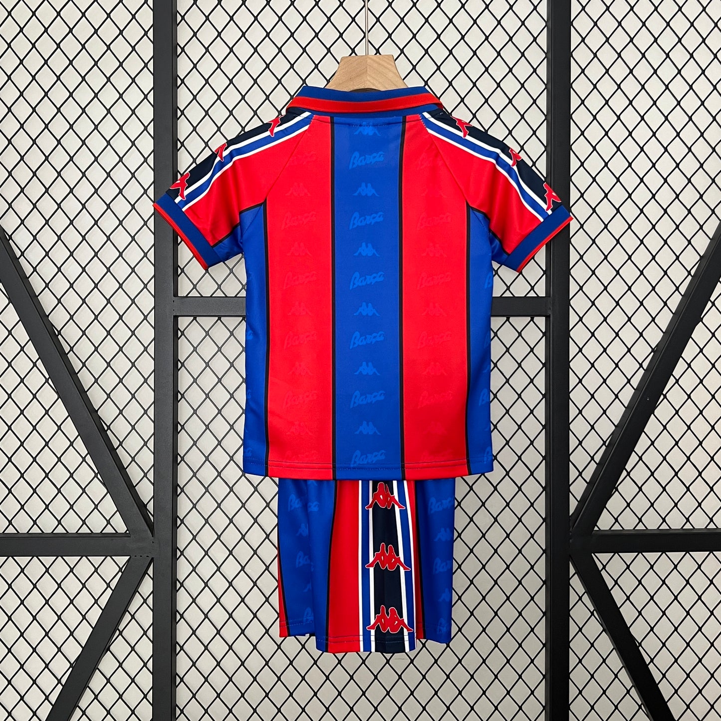kids Barcelona 95-97 home detail
