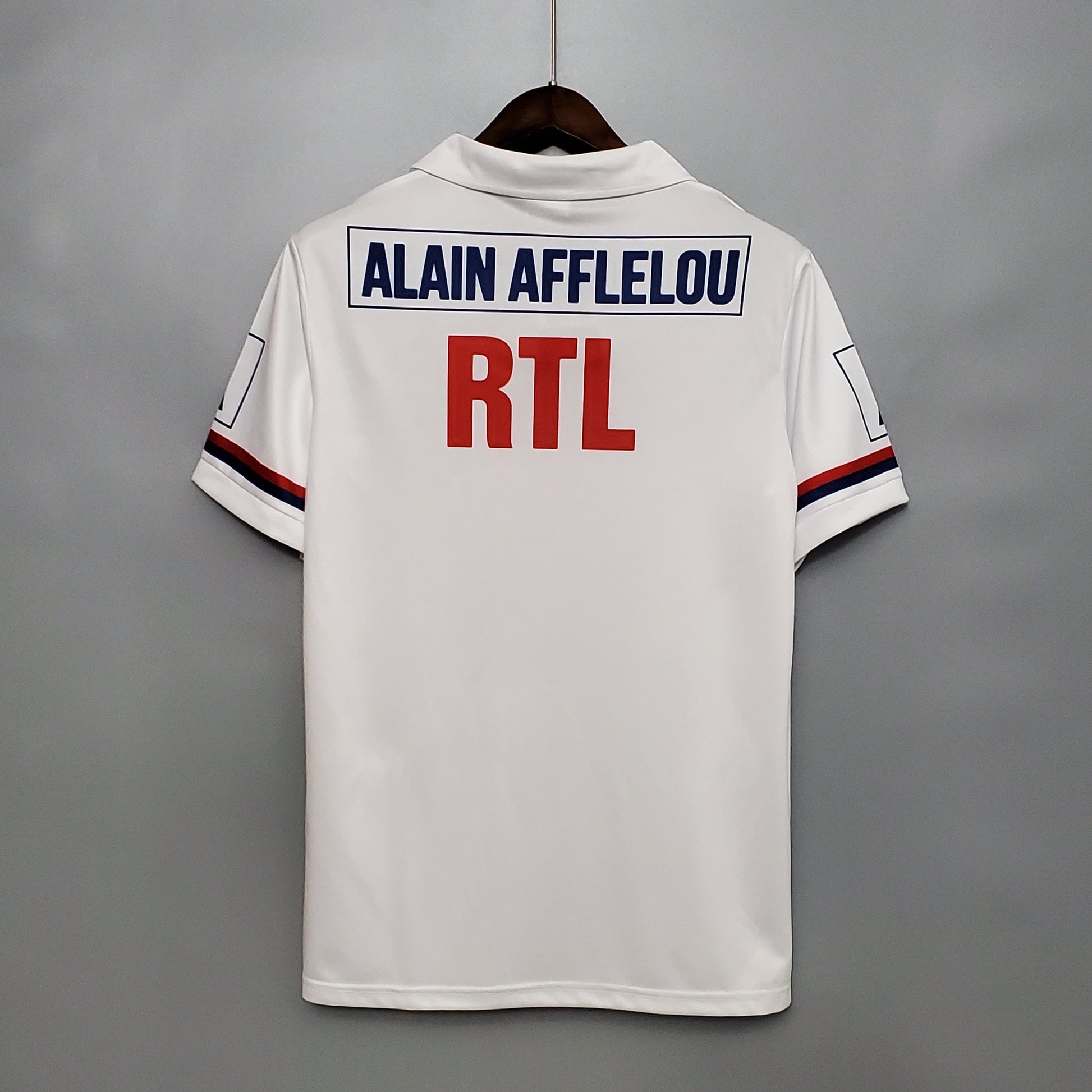 Retro 90-92 PSG  home detail