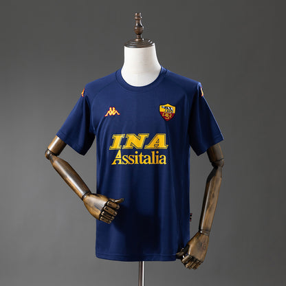 Retro Roma 00-01 third away detail