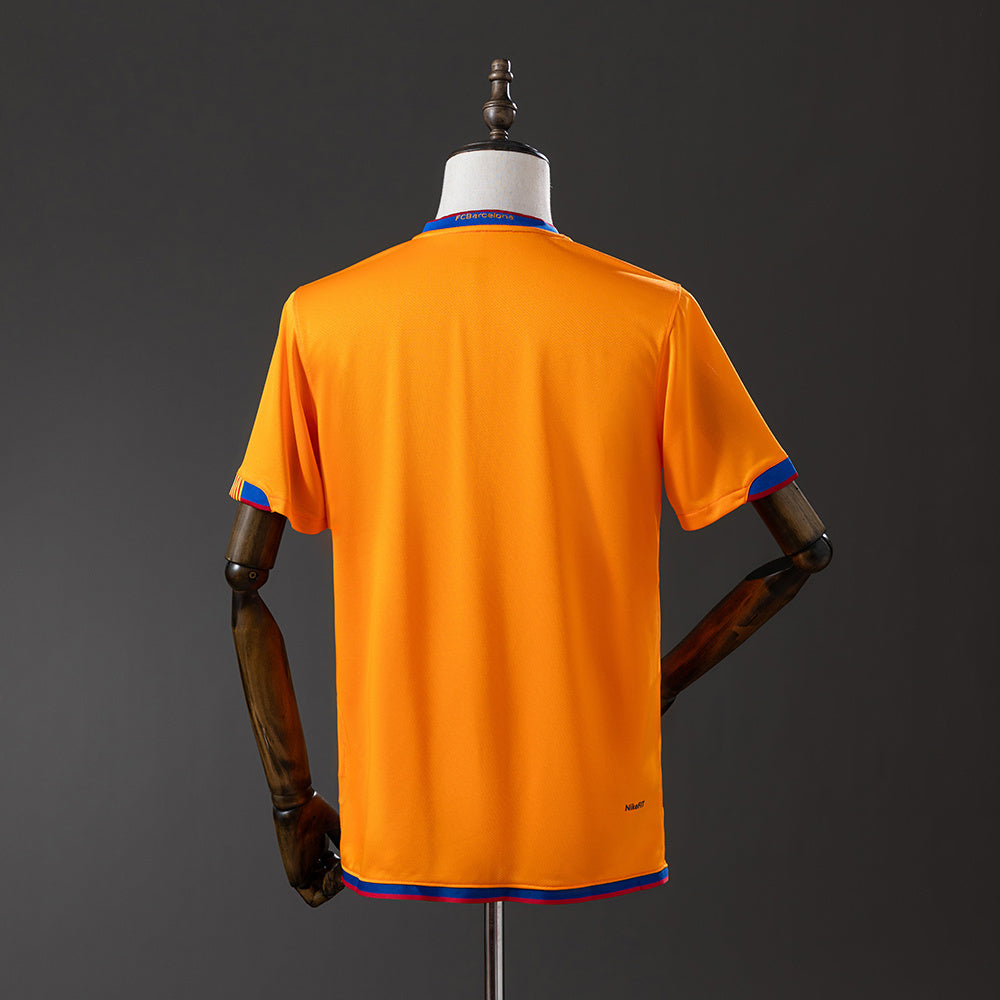 Retro Barcelona 06-07 Away