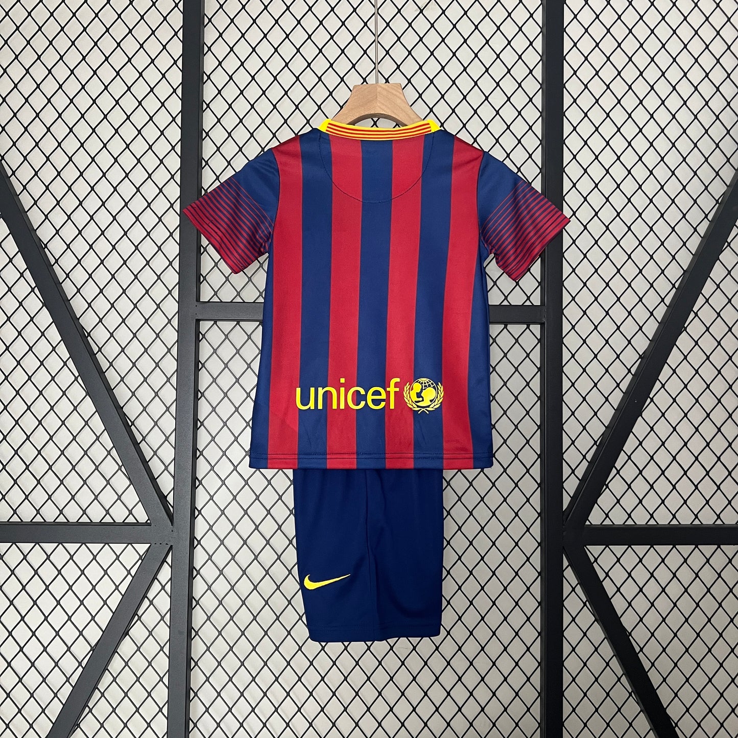 kids Barcelona 13-14 home detail