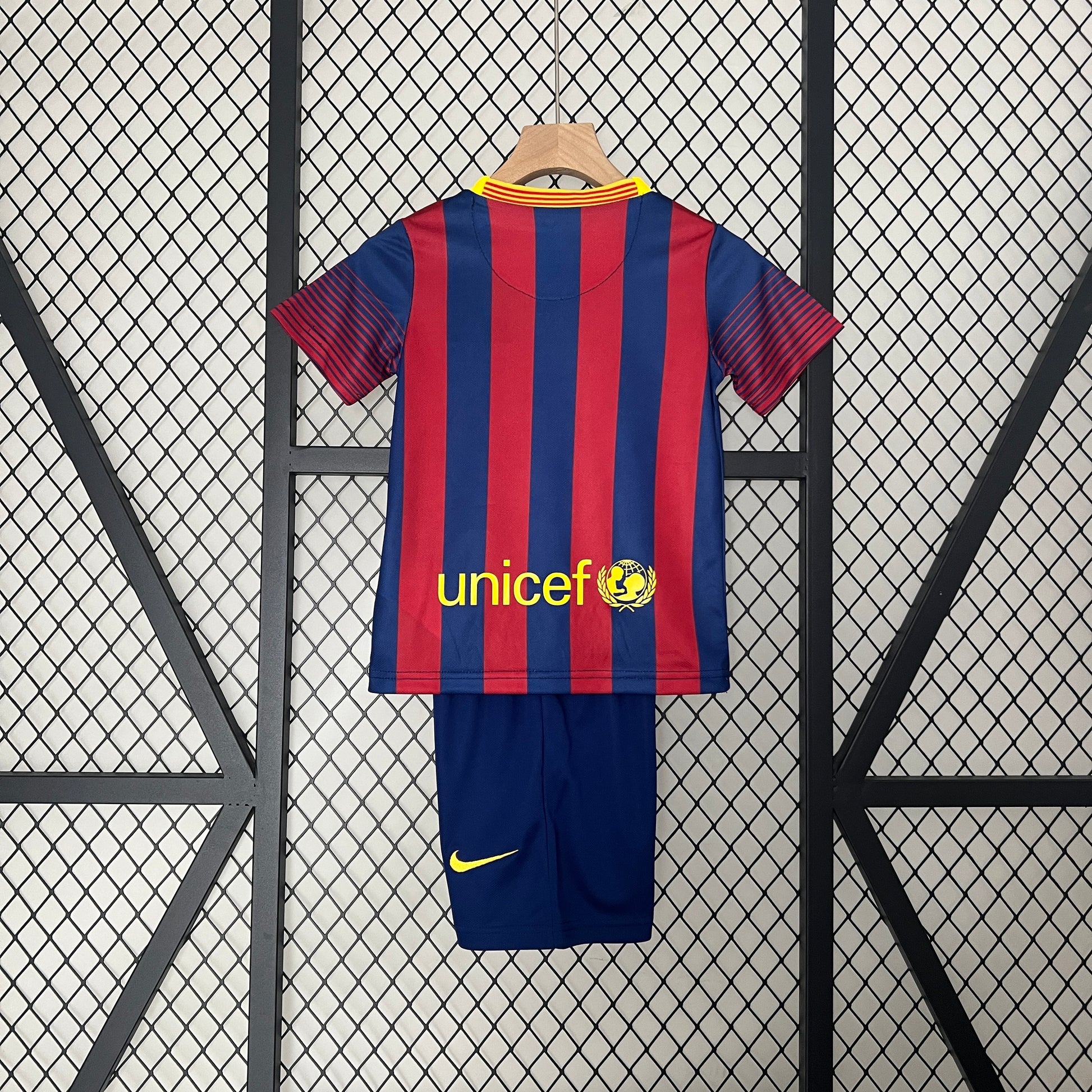 kids Barcelona 13-14 home detail