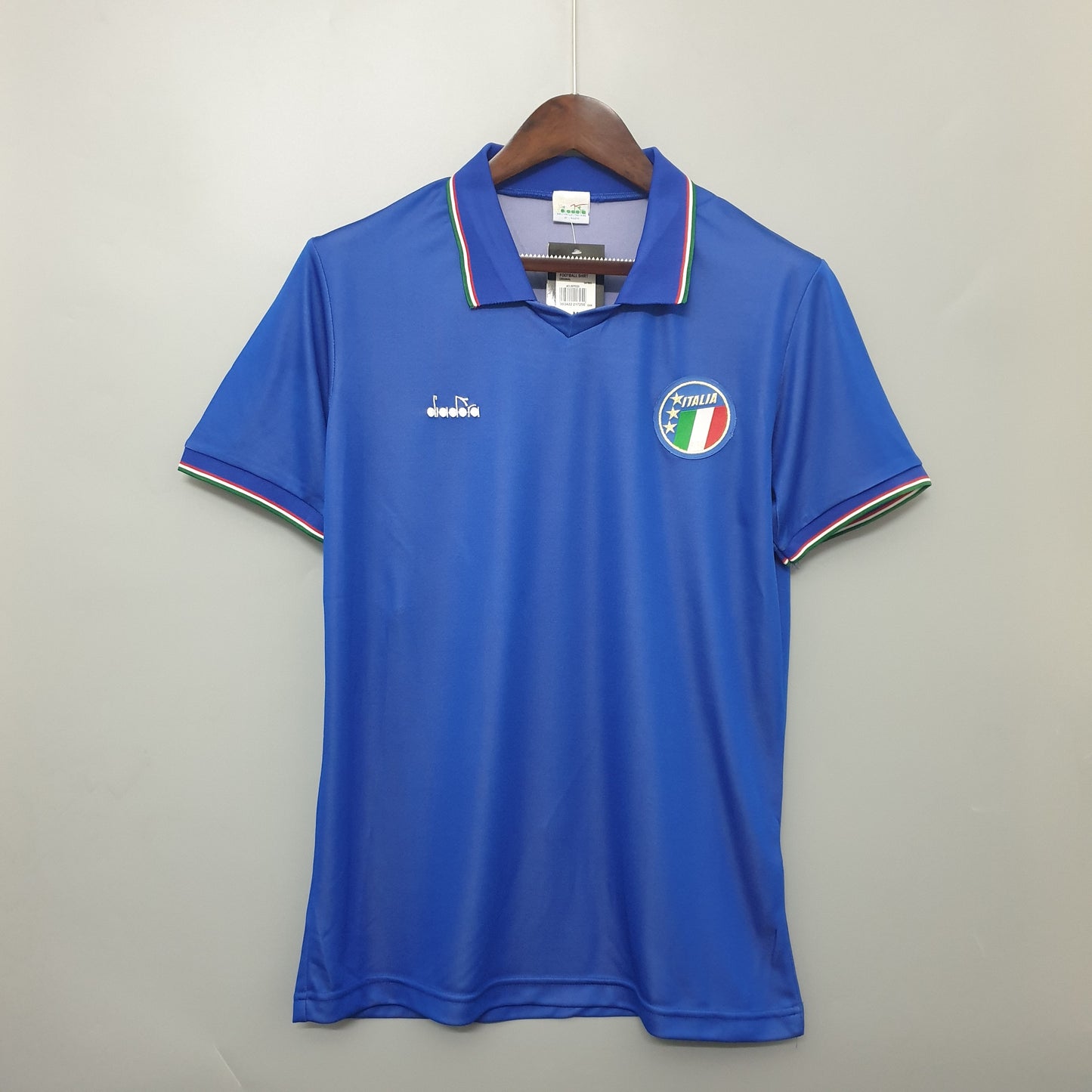 retro shirt Italy 1990 home detail