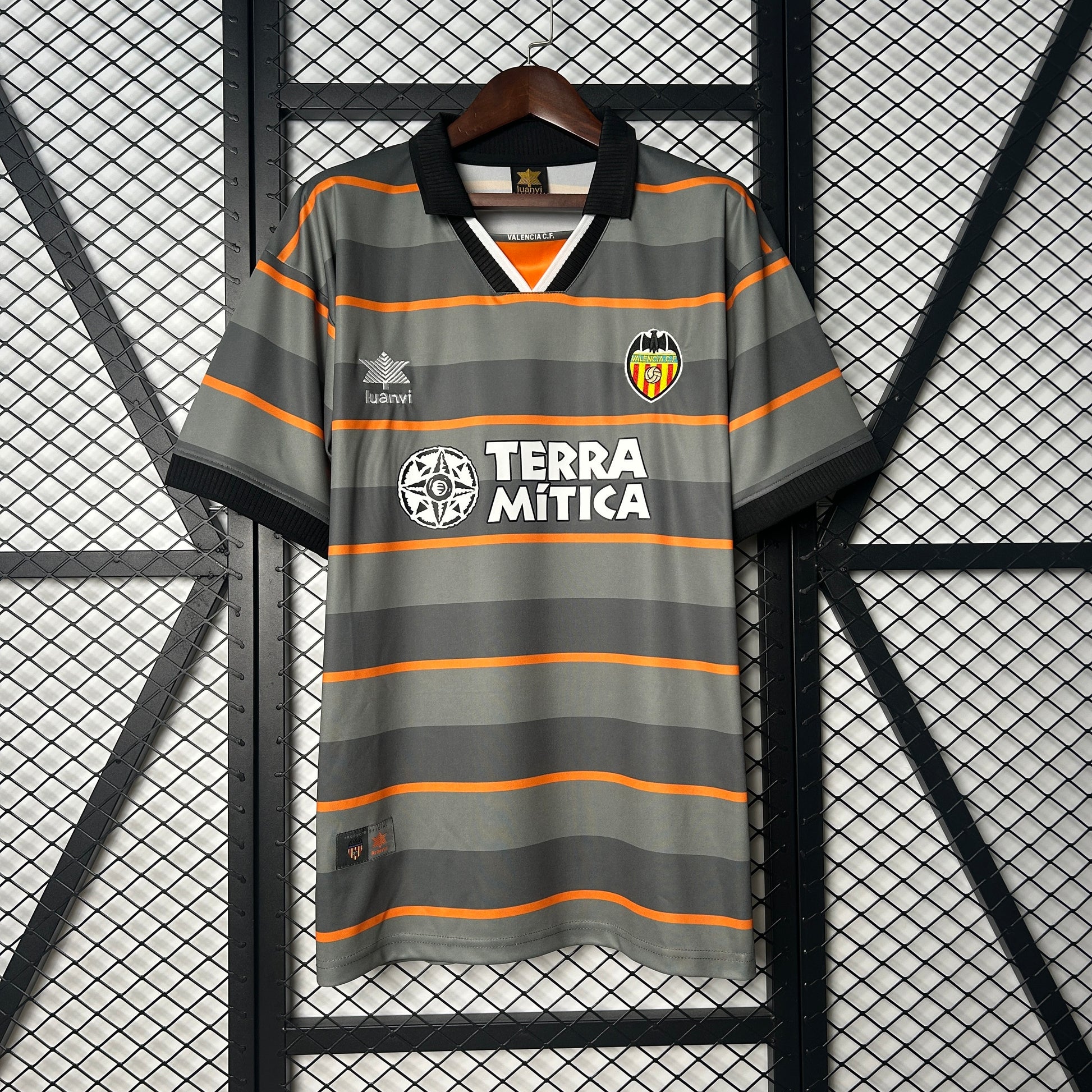Retro 99-00 Valencia Third away game
