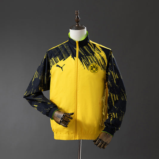 25-26 Dortmund Trench Coat Reversible detail