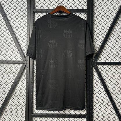 25-26  Barcelona Special Edition detail