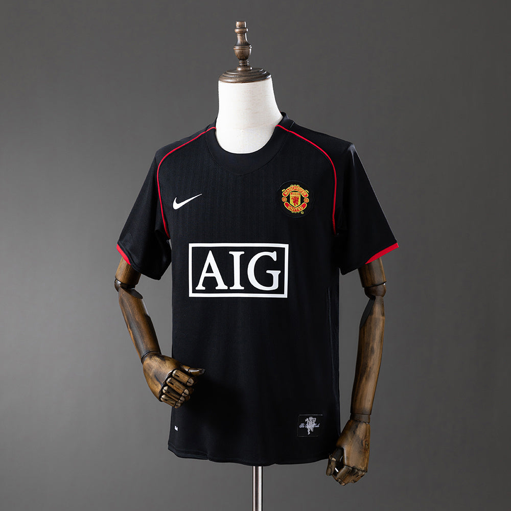 Retro M-U 07-08 Black detail