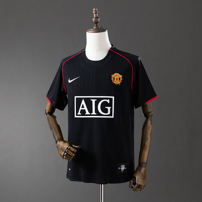 Retro M-U 07-08 Black detail