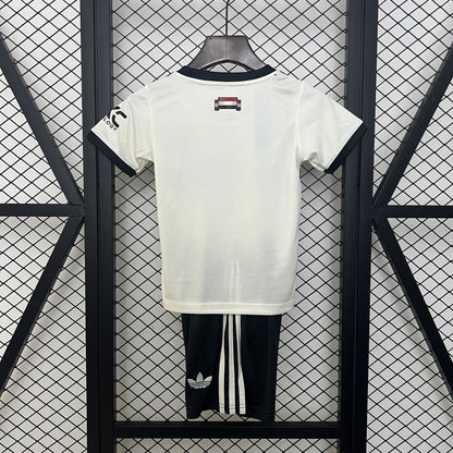 24-25 kids M-U third away detail