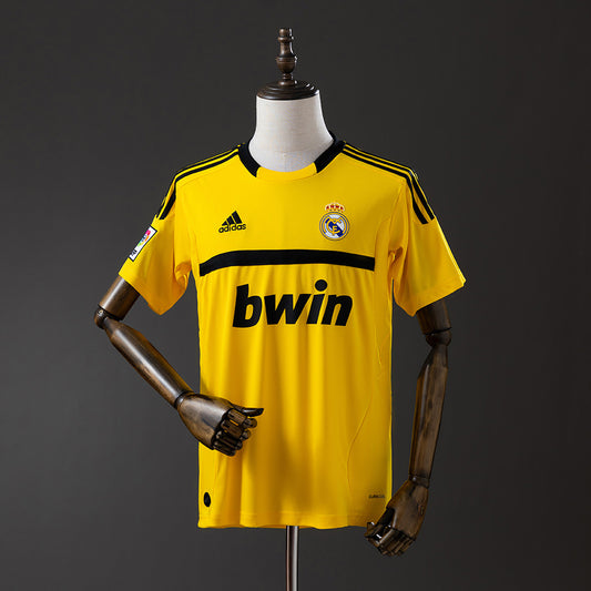 Retro Real Madrid 11-12 Goalkeeper Yellow detail