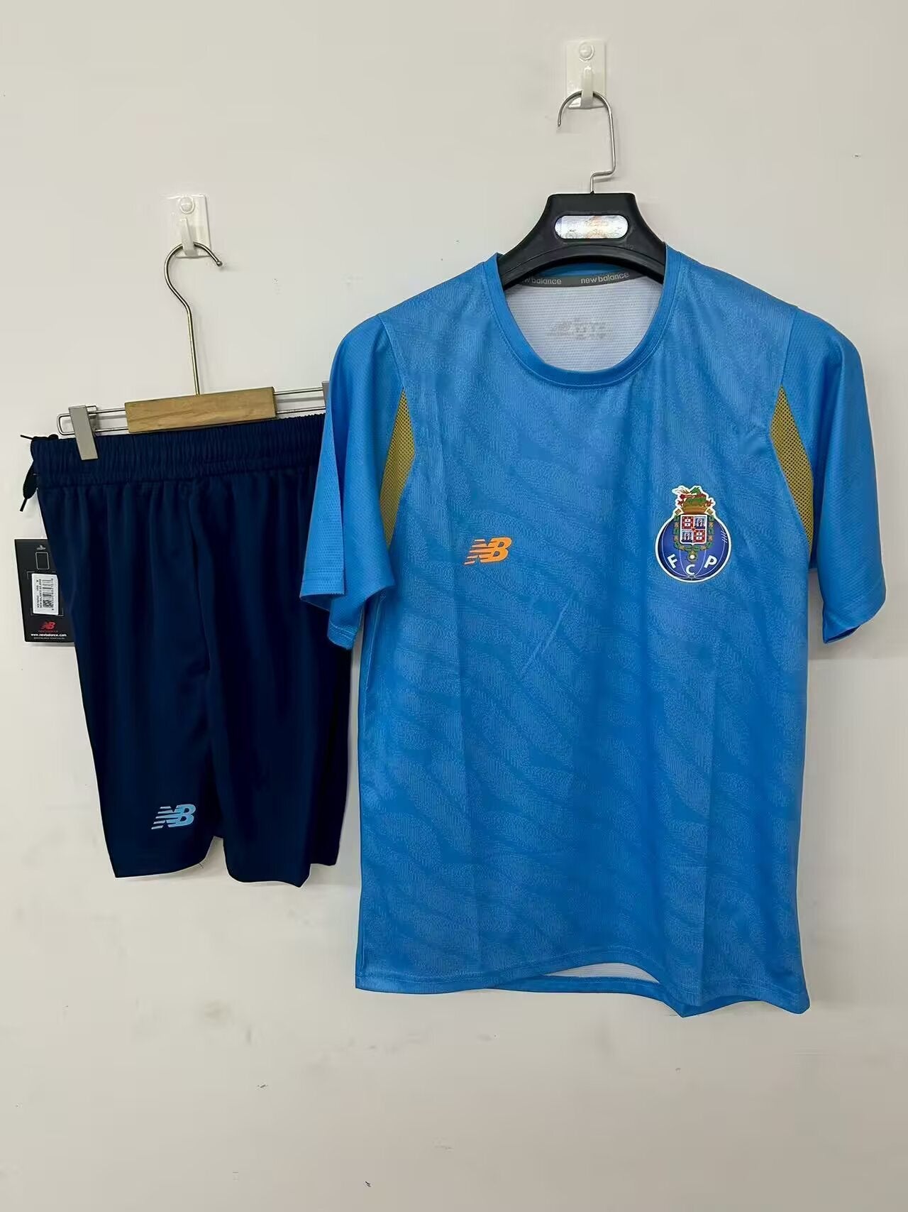 25-26 Porto training jersey sky blue detail