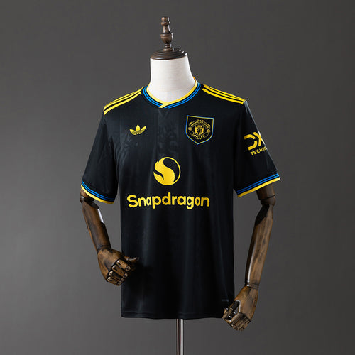 M-U 25-26 Away Jersey detail